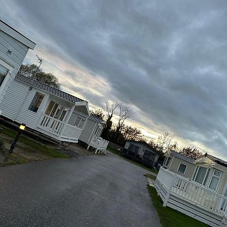 Luxurious 6 Berth Swift Bordeaux On Lyons Robin Hood Rhyl Villa Meliden Dış mekan fotoğraf
